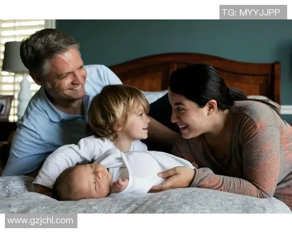 老抱着女儿的足球明星展现温情与坚韧的父爱之路 老抱着女儿的足球明星展现温情与坚韧的父爱之路