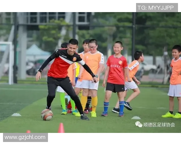 周芳的足球人生：从绿茵场到心灵深处的深度对话与成长故事